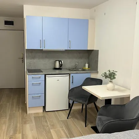 Rolnicke Namesti 8 Hostel *