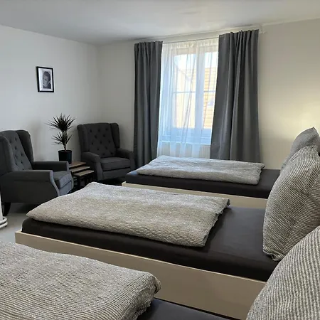 Rolnicke Namesti 8 Hostel *