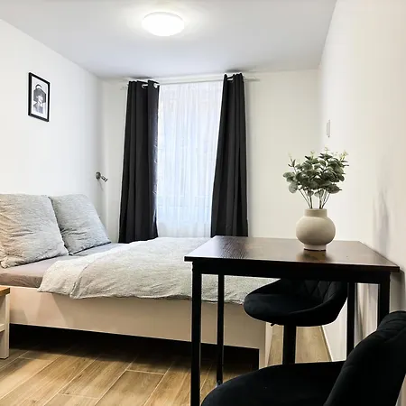 旅馆 Rolnicke Namesti 8 比尔森