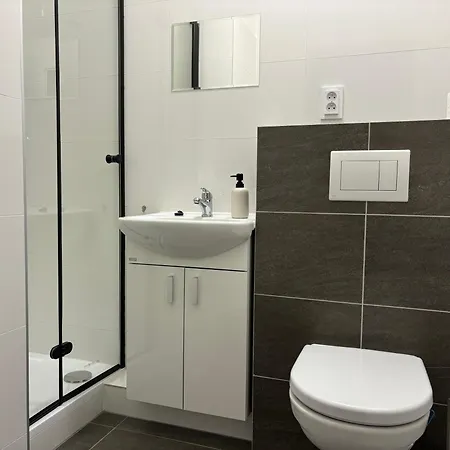 Rolnicke Namesti 8 Hostel