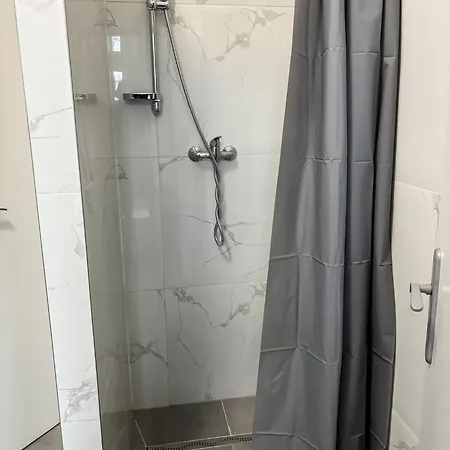 Rolnicke Namesti 8 Hostel *