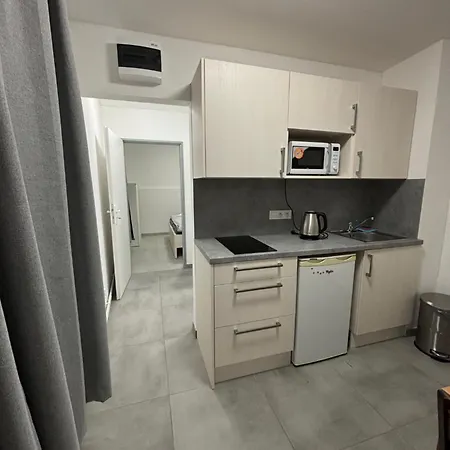 Rolnické Náměstí 8 Hostel Plzeň