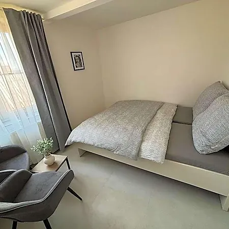 Rolnicke Namesti 8 Hostel Pilsen