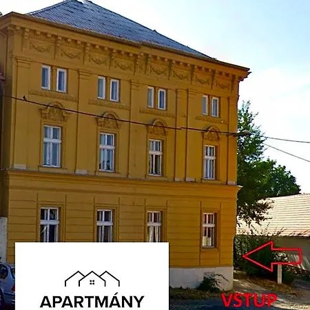 Rolnicke Namesti 8 Hostel