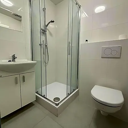Hostel Rolnicke Namesti 8 *