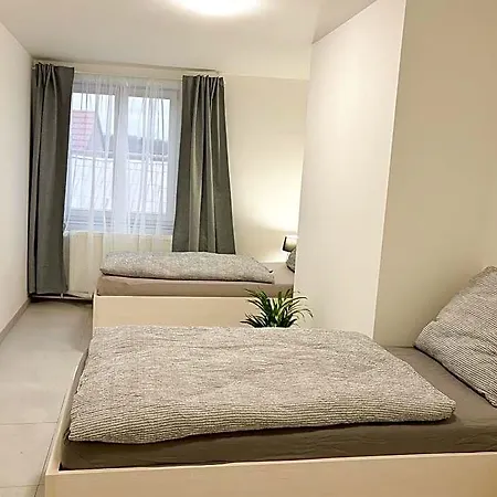 Rolnicke Namesti 8 Hostel *