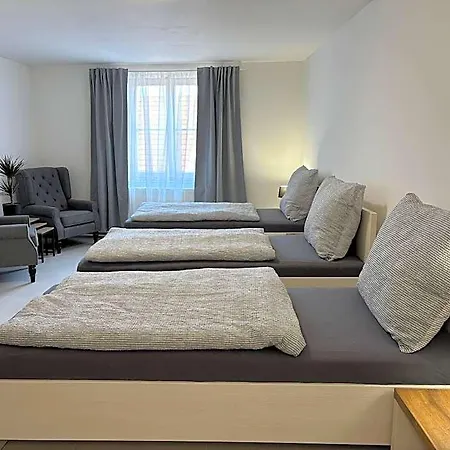 Hostel Rolnicke Namesti 8