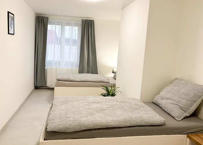 Rolnicke Namesti 8 Hostel