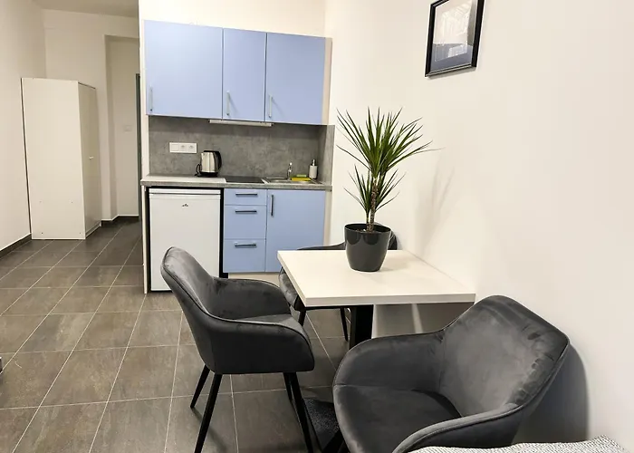 Rolnicke Namesti 8 Hostel Plzen