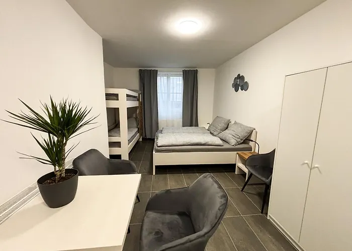 Rolnicke Namesti 8 Hostel *