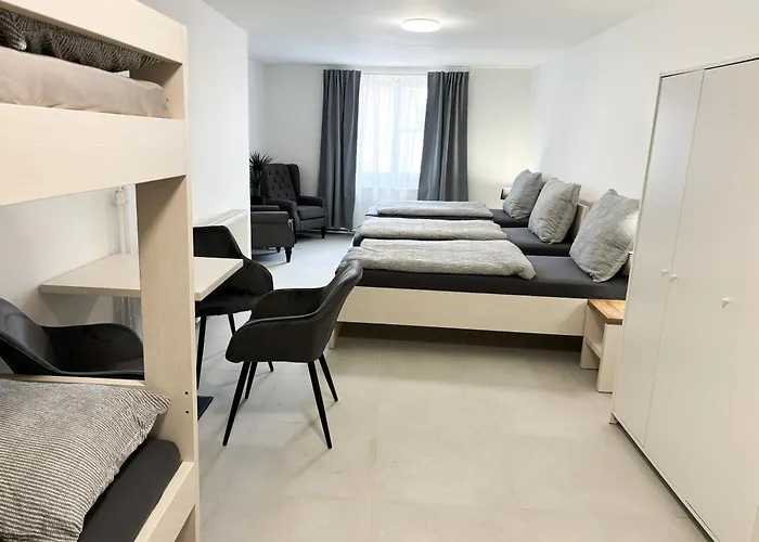 Rolnicke Namesti 8 Hostel Plzen