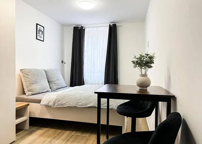 Hostel Rolnicke Namesti 8 Plzen