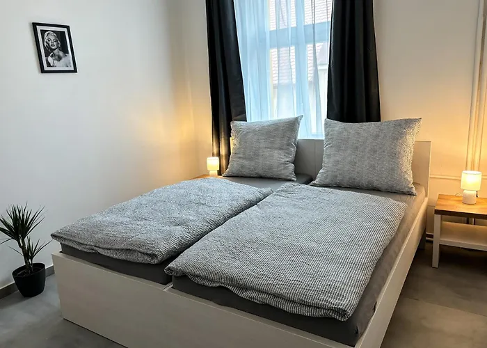 Rolnicke Namesti 8 Hostel Plzen