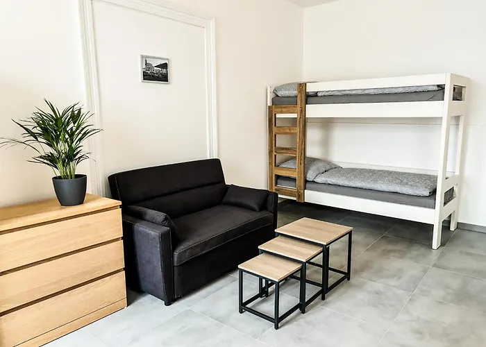 Rolnicke Namesti 8 Hostel *