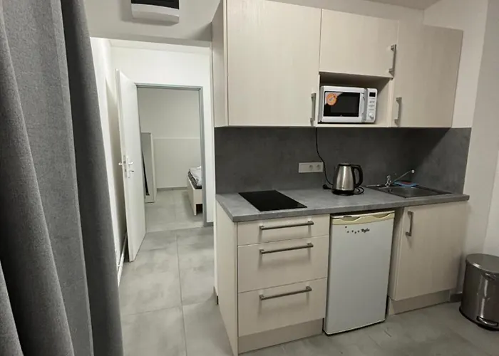 Rolnicke Namesti 8 Hostel Plzen