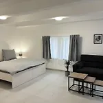 Auberge de jeunesse Rolnické Náměstí 8 *