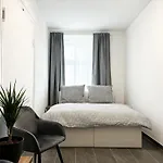 Rolnické Náměstí 8 Auberge de jeunesse
