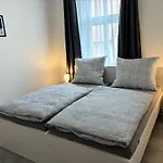Rolnické Náměstí 8 Auberge de jeunesse Plzeň