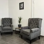 Rolnické Náměstí 8 Auberge de jeunesse Plzeň