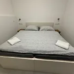 Rolnické Náměstí 8 * Plzeň