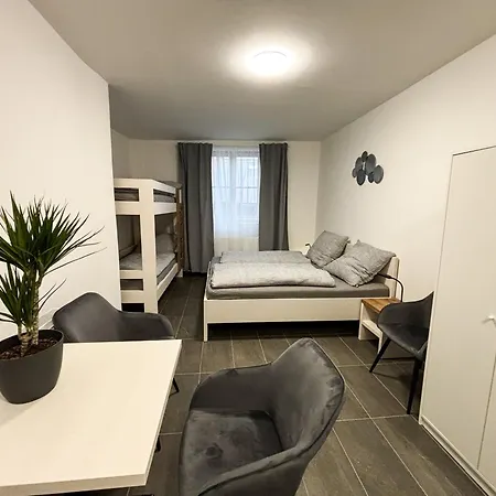 Rolnicke Namesti 8 Vandrerhjem *
