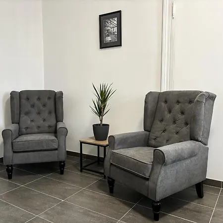Rolnicke Namesti 8 Hostel Plzen