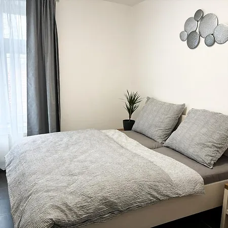 Rolnicke Namesti 8 Vandrerhjem Plzeň