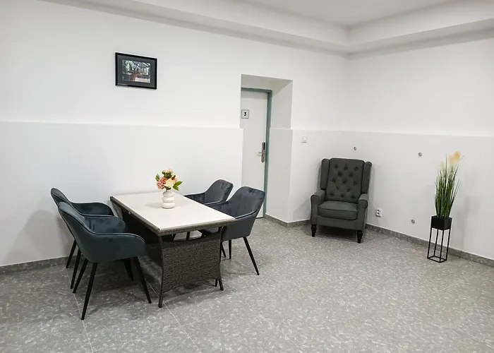 Rolnicke Namesti 8 *