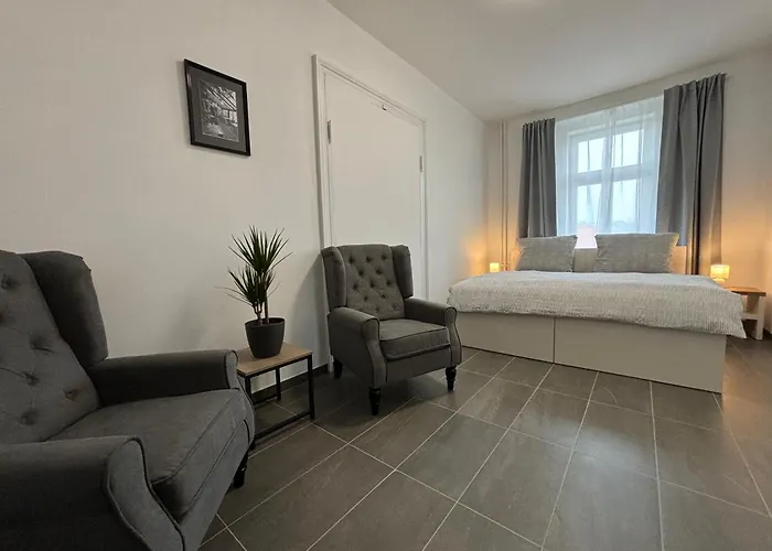 Rolnicke Namesti 8 ホステル *